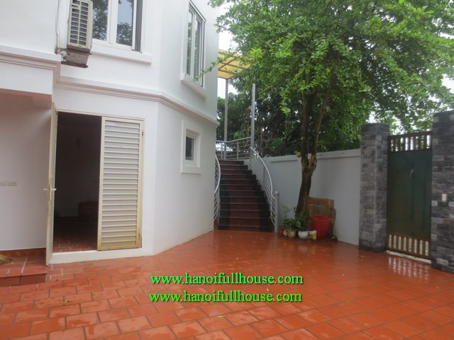 A big court-yard villa with a swimming pool on To Ngoc Van str, Tay Ho for rent